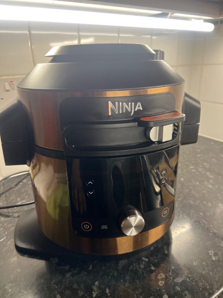 Ninja Foodi MAX 14-in-1 smartlid multi-cooker