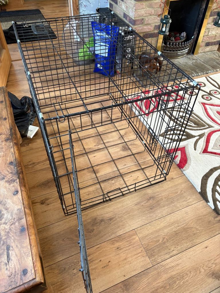 Metal dog cage - 92cm x 60cm x height 68cm 
