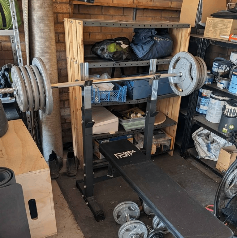 Weights bench and bar 