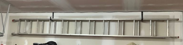 Aluminium Extension Ladder – Good Condition