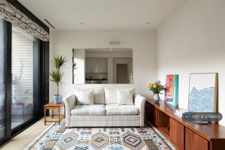 1 bedroom flat in Newman Street, London, W1T (1 bed) (#2738423)