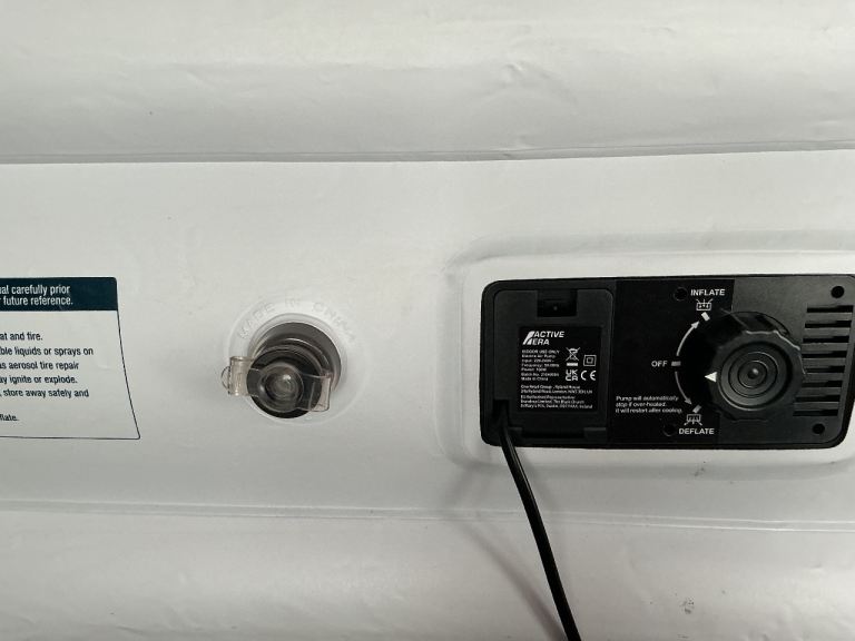 Inflatable mattress/ bed 