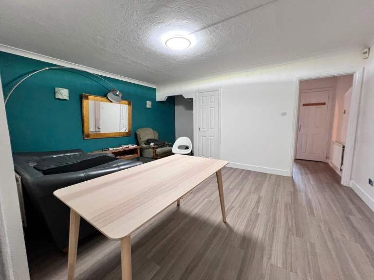 4 Bedrooms house in Bermondsey with parking and garden
