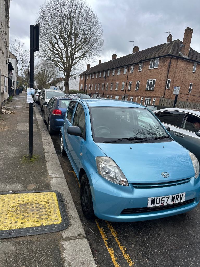 Daihatsu, SIRION, Hatchback, 2007, Manual, 998 (cc), 5 doors