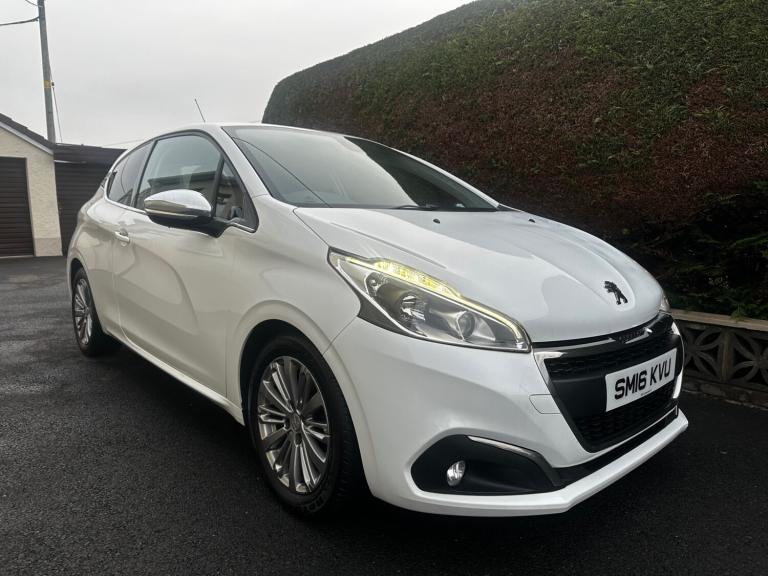 2016 Peugeot 208 1.2 PureTech 82 Allure 3dr HATCHBACK Petrol Manual