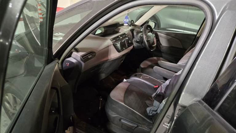 Citroen, GRAND C4 PICASSO, MPV, 2014, Semi-Auto, 1560 (cc), 5 doors