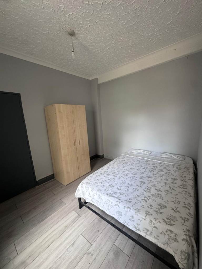 Beautiful double rooms in affordable rent - Low deposit 🏛️🏛️