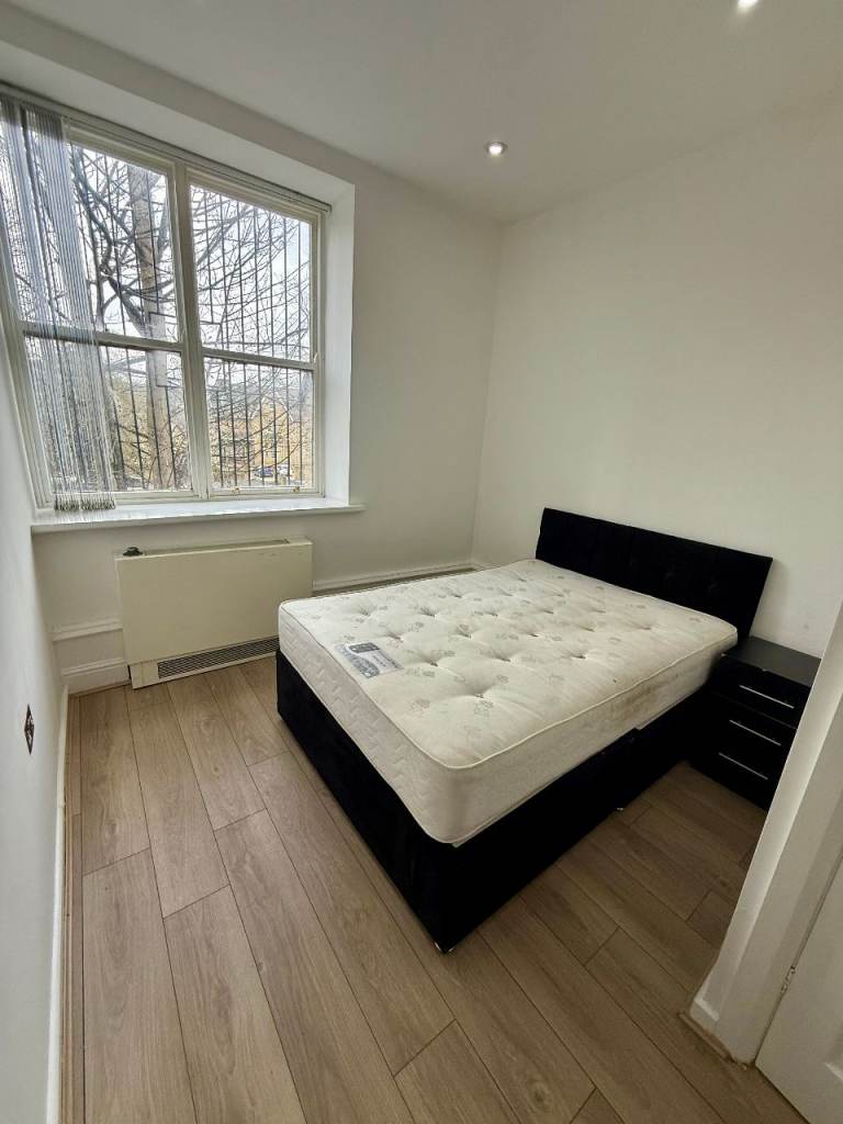 ** Newly Renovated En-Suite Room **