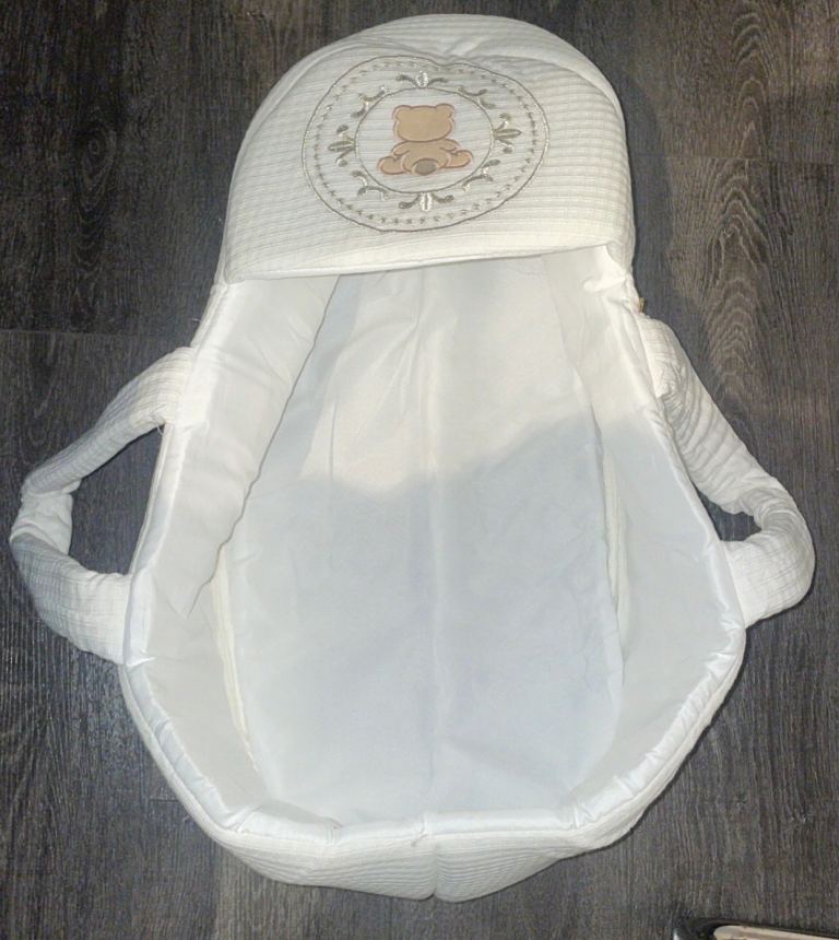 Mini chicks Moses basket 