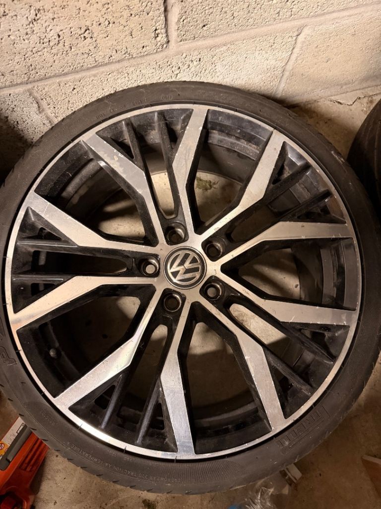 X3 19” Santiago style VW Alloy wheels 