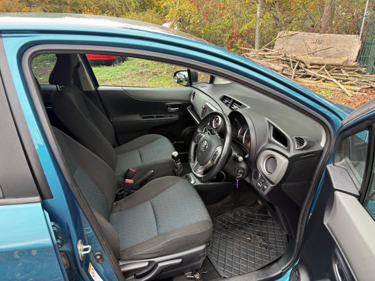2012 Toyota Yaris 1.33 VVT-i TR 5dr HATCHBACK Petrol Manual