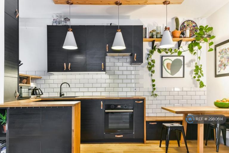 1 bedroom flat in Christchurch Road, London, SW2 (1 bed) (#2980614)