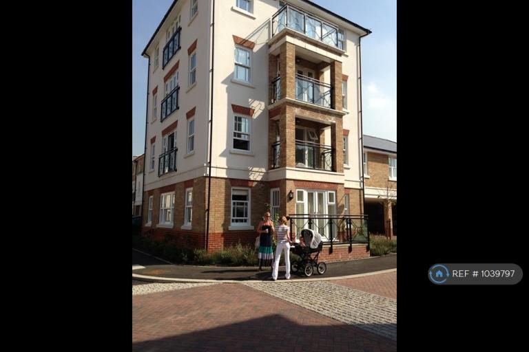 2 bedroom flat in Holford Way, Putney, SW15 (2 bed) (#1039797)
