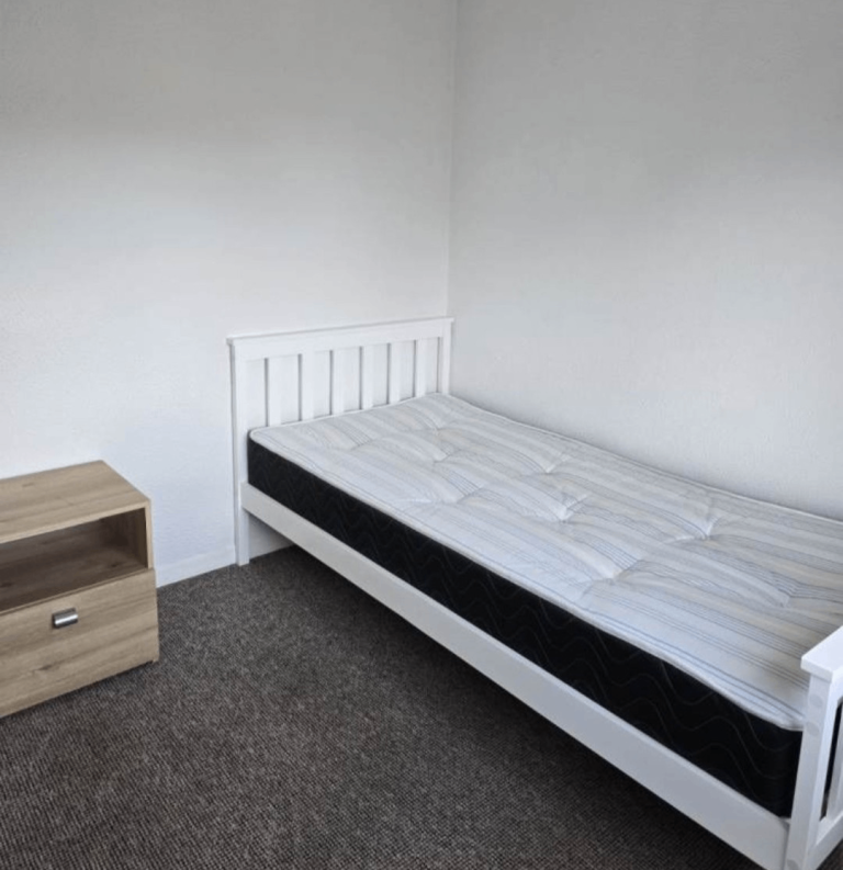 Single room to rent 