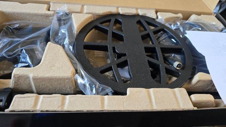 Minelab manticore metal detector  and accessories 