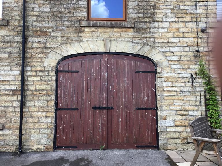 Wooden Double Door Architectural Drawing – Barn or Garage Style