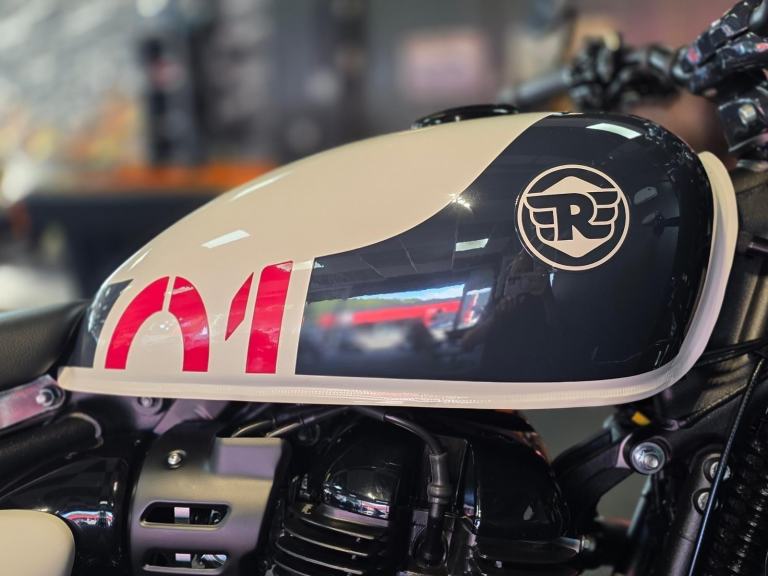 2025/75 ROYAL ENFIELD SHOTGUN 650cc EURO 5 2025 MODEL 5 MILE'S 