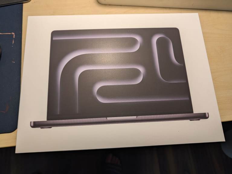 Macbook Pro 14 inch M5 Pro 24G 1TB