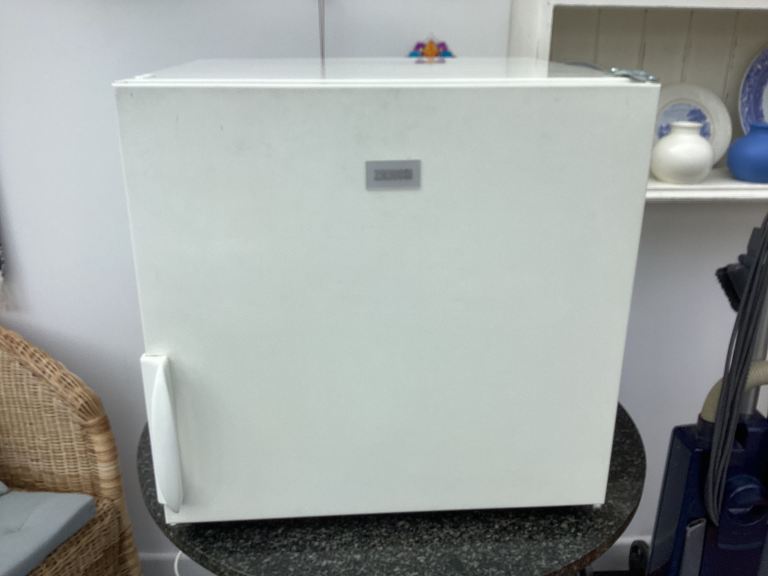 Small countertop freezer