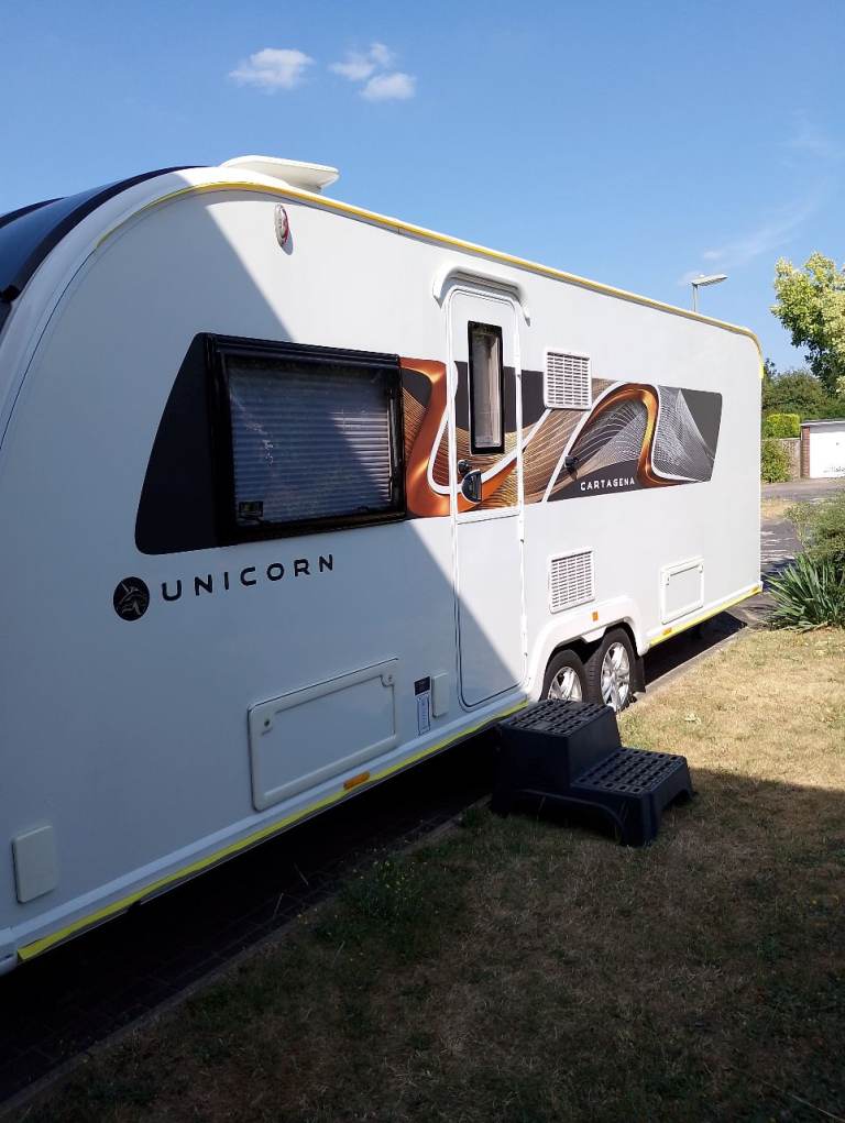 TOURING CARAVAN
