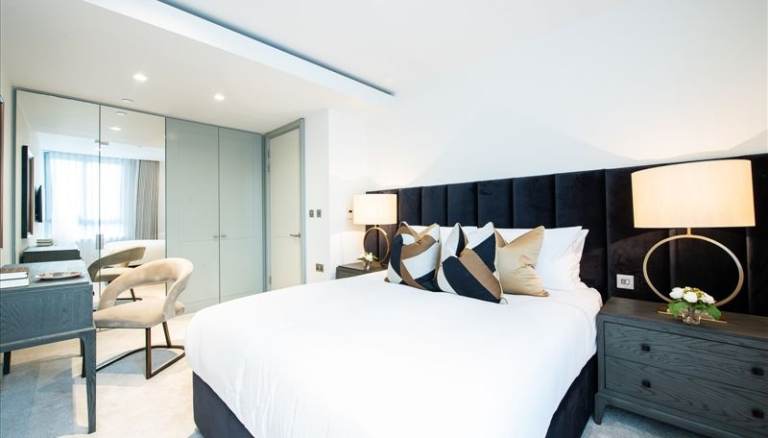 Luxury 1 Bedroom Apartment West End Gate