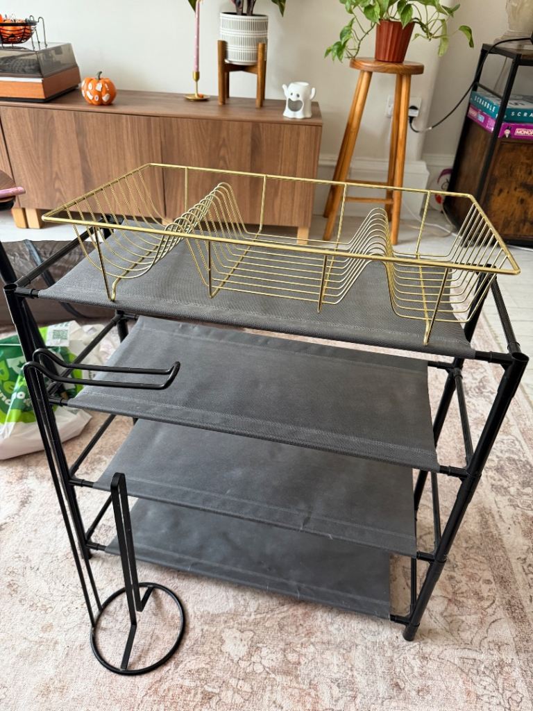 Free show rack dish drainer and toilet roll holder 