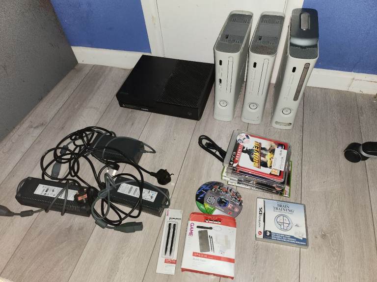 4 Xbox Consoles Bundle (3x Xbox 360 + Xbox One) Games & HDD