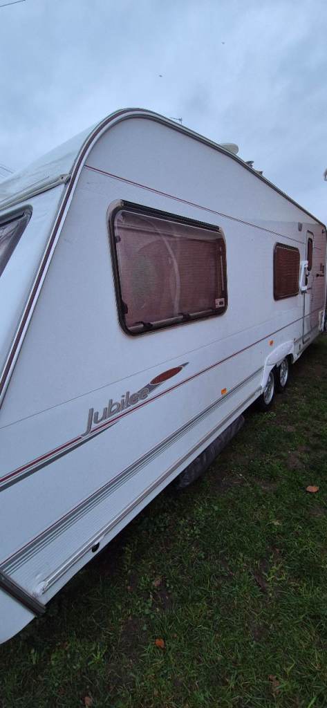 Caravan 4berth with awing 