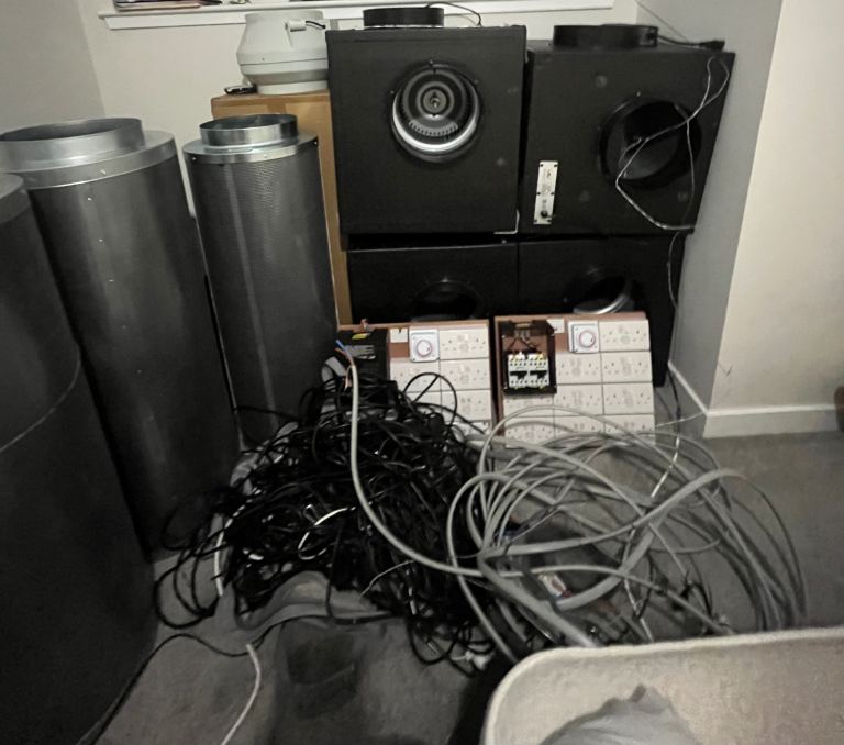 Complete Indoor Grow Setup – 720W LED Lights, Mammoth Fans, Full Equipment – £4,500