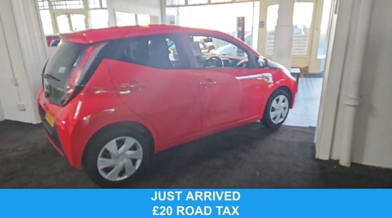 2016 Toyota AYGO 1.0 VVT-i x-play Hatchback 5dr Petrol Manual Euro 6 (68 ps) Hatchback Petrol Manual