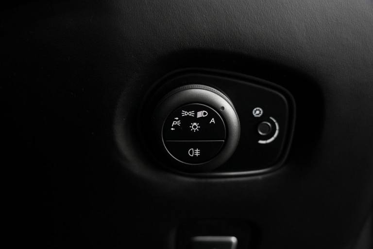 2018 Aston Martin Vantage 4.0 V8 Coupe 2dr Petrol Auto Euro 6 (510 ps) Coupe Petrol Automatic