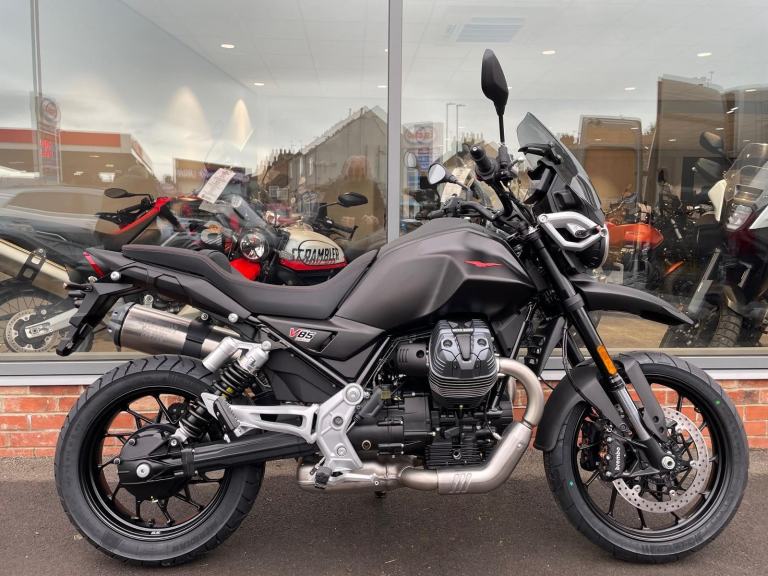 Moto Guzzi V85 Strada