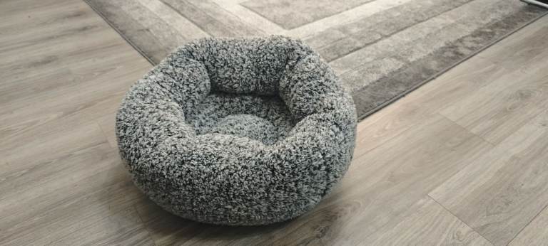 Like new Cat Cushion Bed