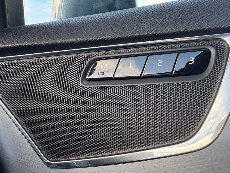 2017 Volvo XC90 2.0 T8 Hybrid Momentum Pro 5dr Geartronic ESTATE PETROL/ELECTRIC Automatic