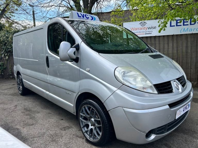 Renault Trafic LL29 SPORT DCI + CARPETED LIGHTS IDEAL CAMPER VERY CLEAN FSH