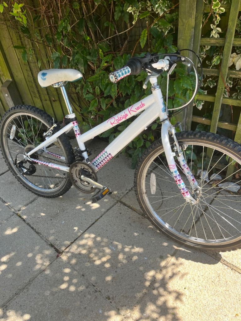 Raleigh Krush Kids Bike - White, Good Condition