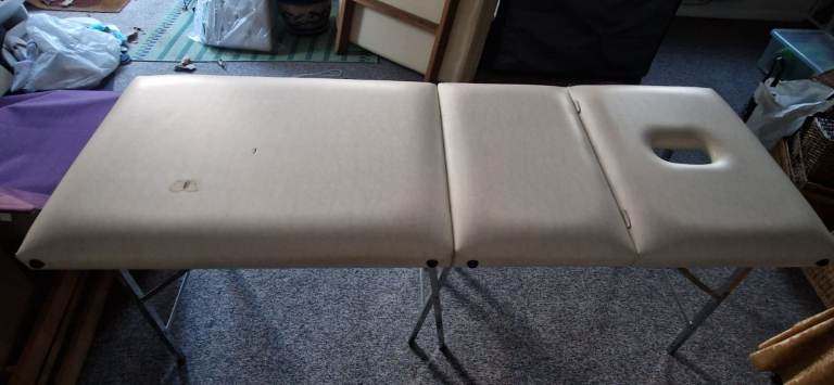 Foldable Treatment/Massage Couch – Adjustable Headrest – Great Condition