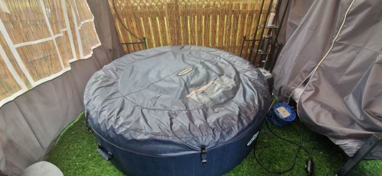 ClearWater Inflatable Hot Tub with Starter Kit – Good Condition