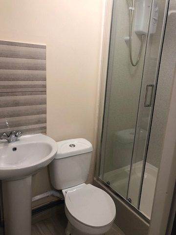 1 BEDROOM FLAT AVAILABLE IN B13