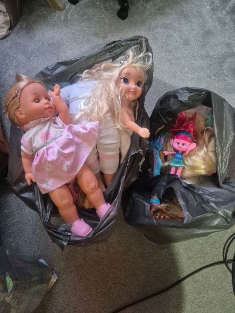 Barbie Car & Boat Playset with Doll and 2 black bags of dolls and teddys– Good Condition
