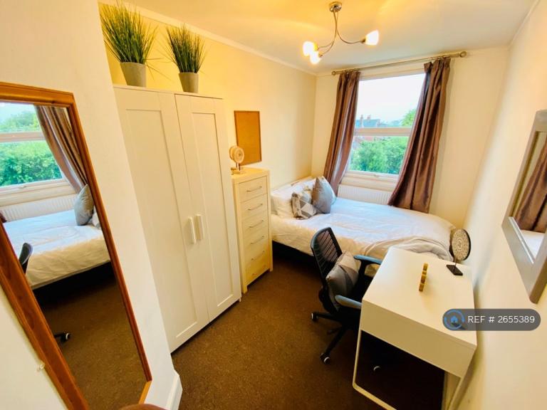 4 bedroom house in Earlsdon Avenue North, Coventry, CV5 (4 bed) (#2655389)