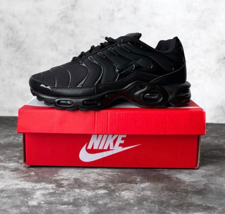 Mens Trainers Triple Black all sizes 6-11