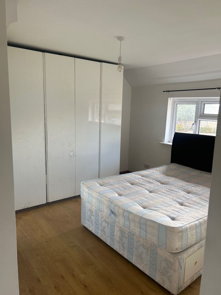 Room to rent 