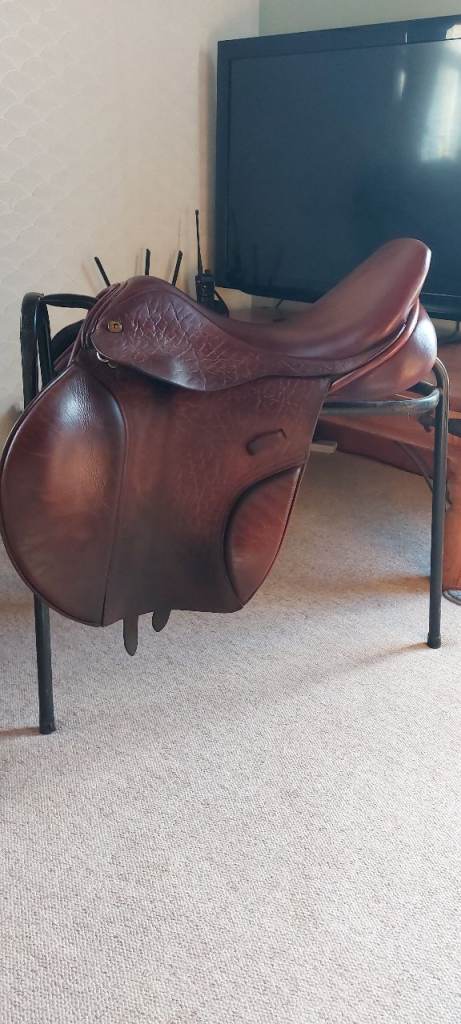 Excelle jump/event saddle 17.5 mw