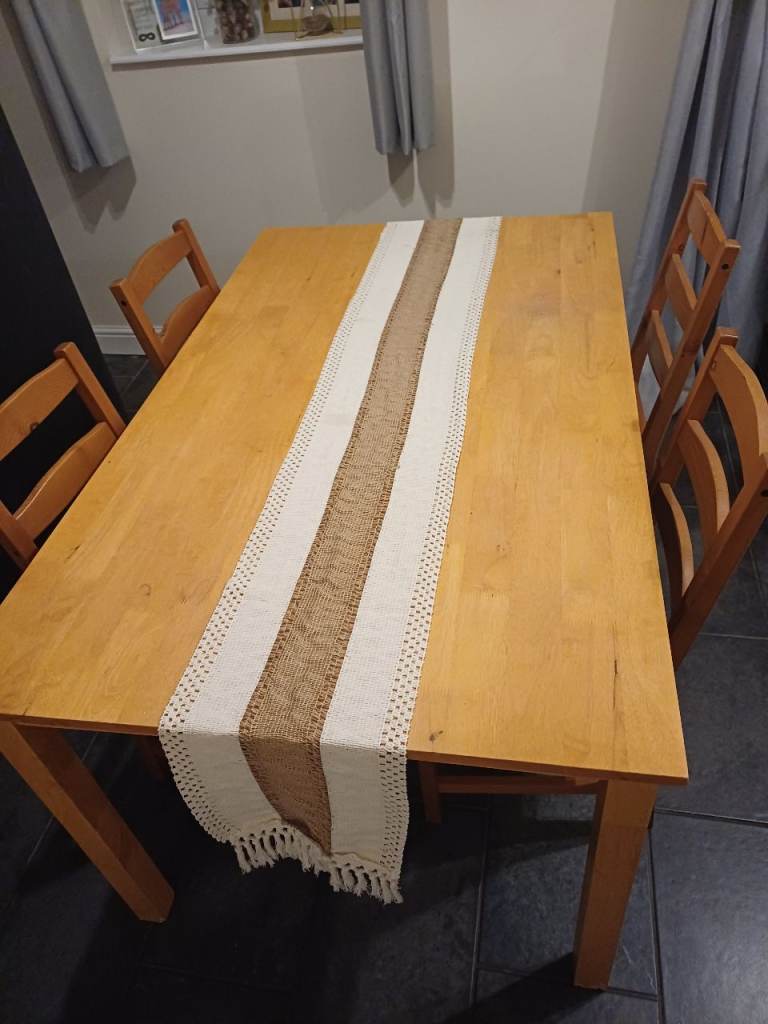 Dining table & 4 chairs