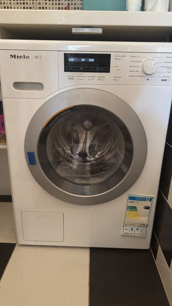 Miele W1 Washing Machine – Good Condition