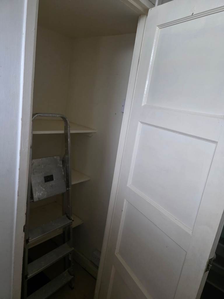 1 bedroom flats.  1 minutes away from clapton Direct with landlord