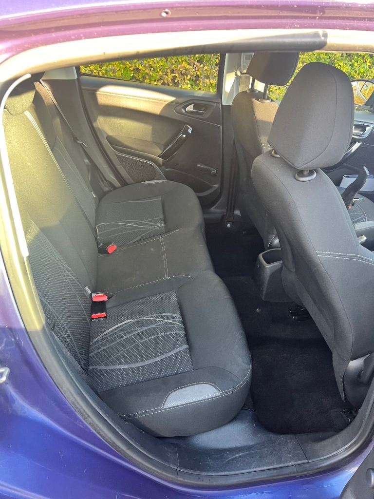 Peugeot, 208, Hatchback, 2015, Manual, 1199 (cc), 5 doors