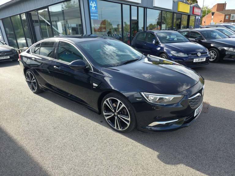 2017 Vauxhall Insignia 2.0 Turbo D SRi Vx-line Nav 5dr HATCHBACK DIESEL Manual