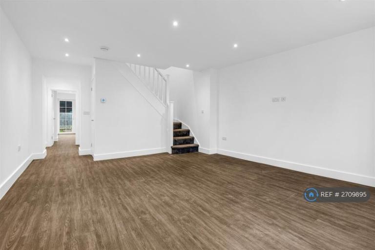 2 bedroom house in High Street, Widford, Ware, SG12 (2 bed) (#2709895)